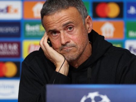Treinador do PSG, Luis Enrique, Sofre Fratura na Clavícula