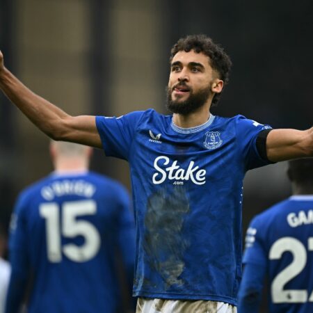 Everton Prioriza Acordos a Longo Prazo para Jogadores Estrela