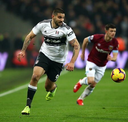 Porquê o West Ham Perdeu Mitrovic Após Oferta Tardia