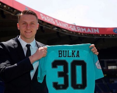 Marcin Bulka sofre lesão no LCA e a época pode estar em risco