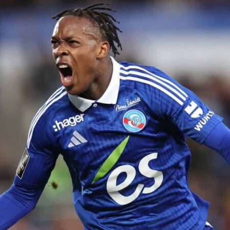 Emanuel Emegha tranquiliza adeptos do Estrasburgo após mudança para o Chelsea