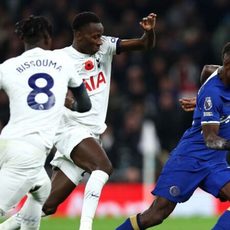 West Ham Faz Oferta por Bissouma do Tottenham Com Transferência em Janeiro no Horizonte