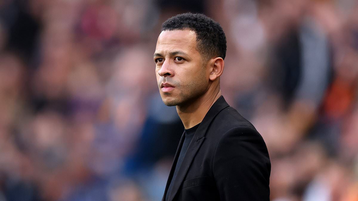 Preview “Inaceitável”: Liam Rosenior, Treinador do Estrasburgo, Condena Banners de Adeptos Contra Emegha