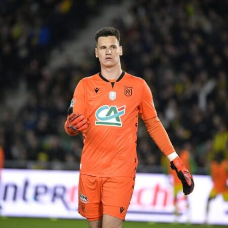 Rémy Descamps Fora por Lesão: Guarda-Redes do Lyon Ausente por Até Um Mês