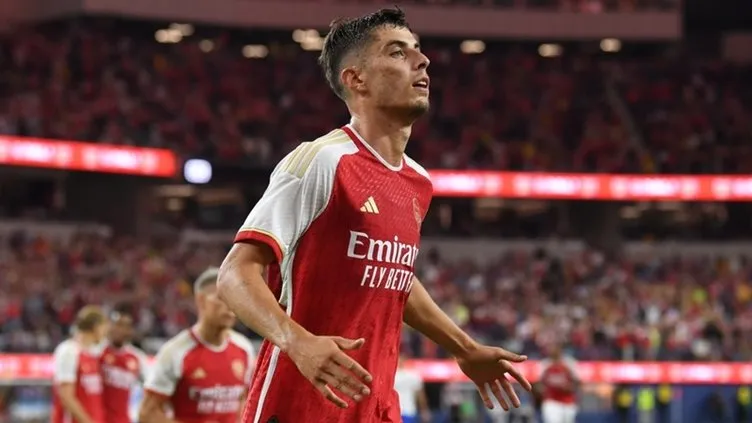 Preview Manchester United prepara investida por “incrível” estrela do meio-campo em 2026, à frente do Arsenal