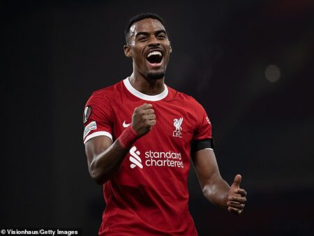 Revolução no Meio-Campo do Liverpool: Gravenberch Resurge e Nyoni Aponta ao #8