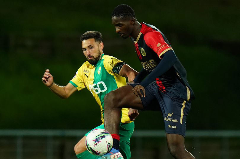 Preview Leeds e Daniel Farke Prontos para Vender Jogador Avaliado em £50M por Preço Reduzido