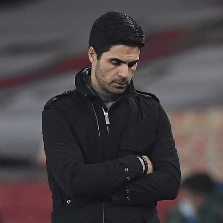 Arteta pondera deixar estrela do Arsenal no banco, apesar de ser o “Jogador da Época”