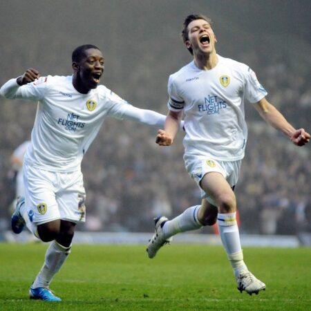 O Leeds United Acertou em Cheio ao Contratar uma Estrela que Vale Mais que Stach e Okafor