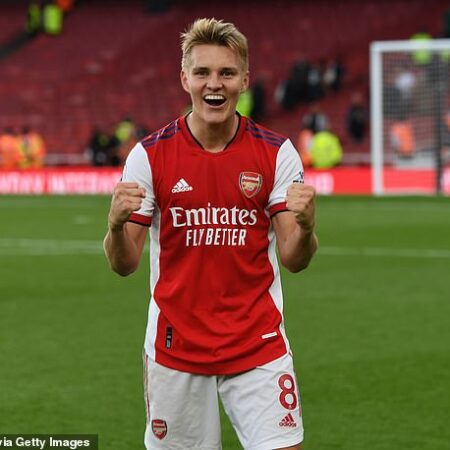Martin Ødegaard Brilha na Vitória do Arsenal Frente ao Olympiacos, Silenciando Críticos