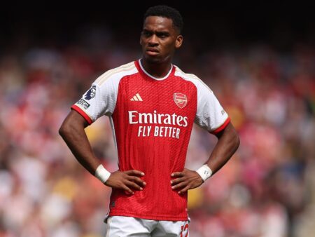 Não é Saka nem Rice: Jurrien Timber Emerge Como o Melhor Jogador do Arsenal