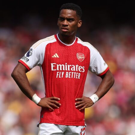 Não é Saka nem Rice: Jurrien Timber Emerge Como o Melhor Jogador do Arsenal