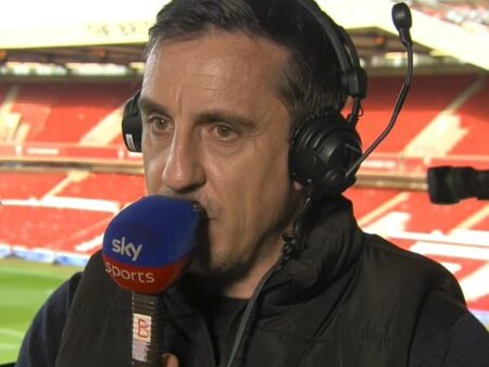 Gary Neville Declara Estrela do Chelsea o Melhor da Premier League, Superando Jogador do Arsenal