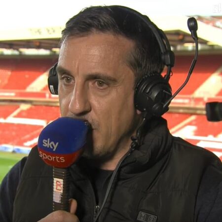 Gary Neville Declara Estrela do Chelsea o Melhor da Premier League, Superando Jogador do Arsenal