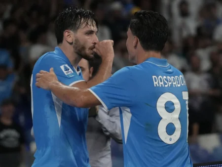 Napoli: Conte aborda “época complexa” e elogia “grande espírito” da equipa