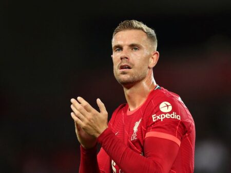 Jordan Henderson Refuta Críticas: “Não Sou Uma Cheerleader!”