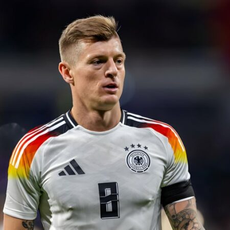 Toni Kroos Prevê Título Recorde para o Bayern na Bundesliga 2025/2026
