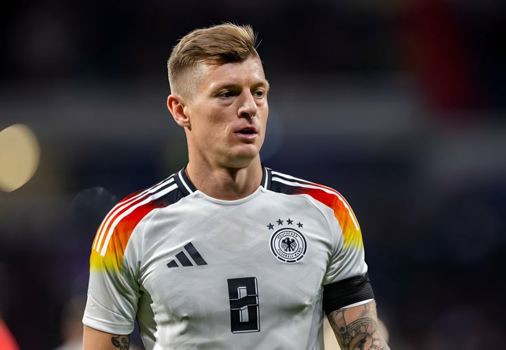 Preview Toni Kroos Prevê Título Recorde para o Bayern na Bundesliga 2025/2026