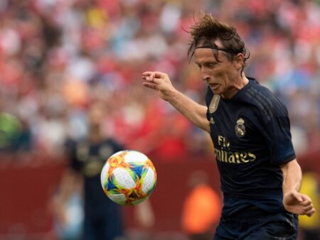 Ambrosini: “Modric faz lembrar Maldini, Leão precisa mostrar predisposição para o sacrifício”