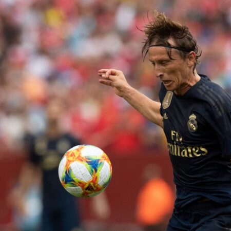 Ambrosini: “Modric faz lembrar Maldini, Leão precisa mostrar predisposição para o sacrifício”