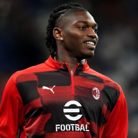 O “Caso” Rafael Leão no Milan: Desafios com Allegri, Bancadas e o Seu Futuro