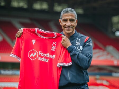 Gerente de Renome Lidera Corrida ao Cargo no Nottingham Forest Após Decisão Sobre Ange