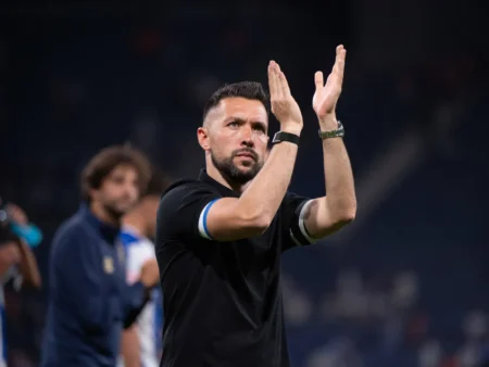 FC Porto: Francesco Farioli Convoca Jovens para Retoma dos Treinos