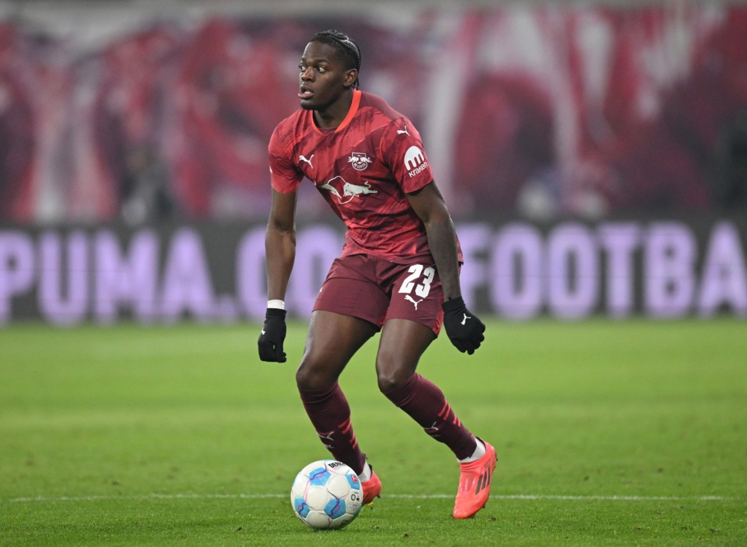 Preview Manchester United Face Intense Rivalry for Bundesliga Defender Castello Lukeba