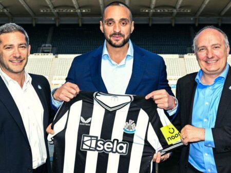 Newcastle United Prepara Novo Contrato de Cinco Anos para Jogador Chave em Meio a Interesse Saudita
