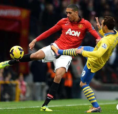 Arsenal e Man Utd Lideram Corrida por “Emocionante” Defesa Francês