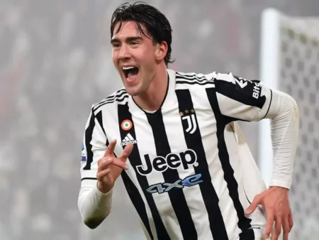 Vanja Vlahovic: O Desafio de Substituir Pio Esposito no Spezia e o Seu Impacto na Serie A