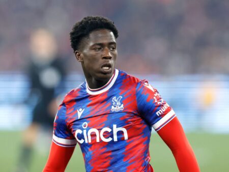 Crystal Palace Tenta Contratar Liam Rosenior para o Lugar de Glasner, Enfrentando o Interesse do Chelsea