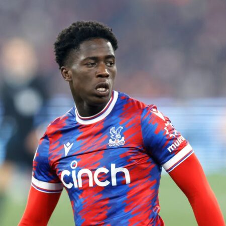 Crystal Palace Tenta Contratar Liam Rosenior para o Lugar de Glasner, Enfrentando o Interesse do Chelsea