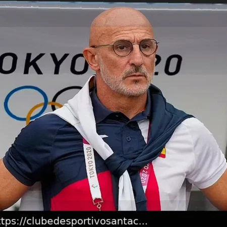 De la Fuente revela que Raya concorre pela posição de goleiro titular da Espanha na Copa do Mundo