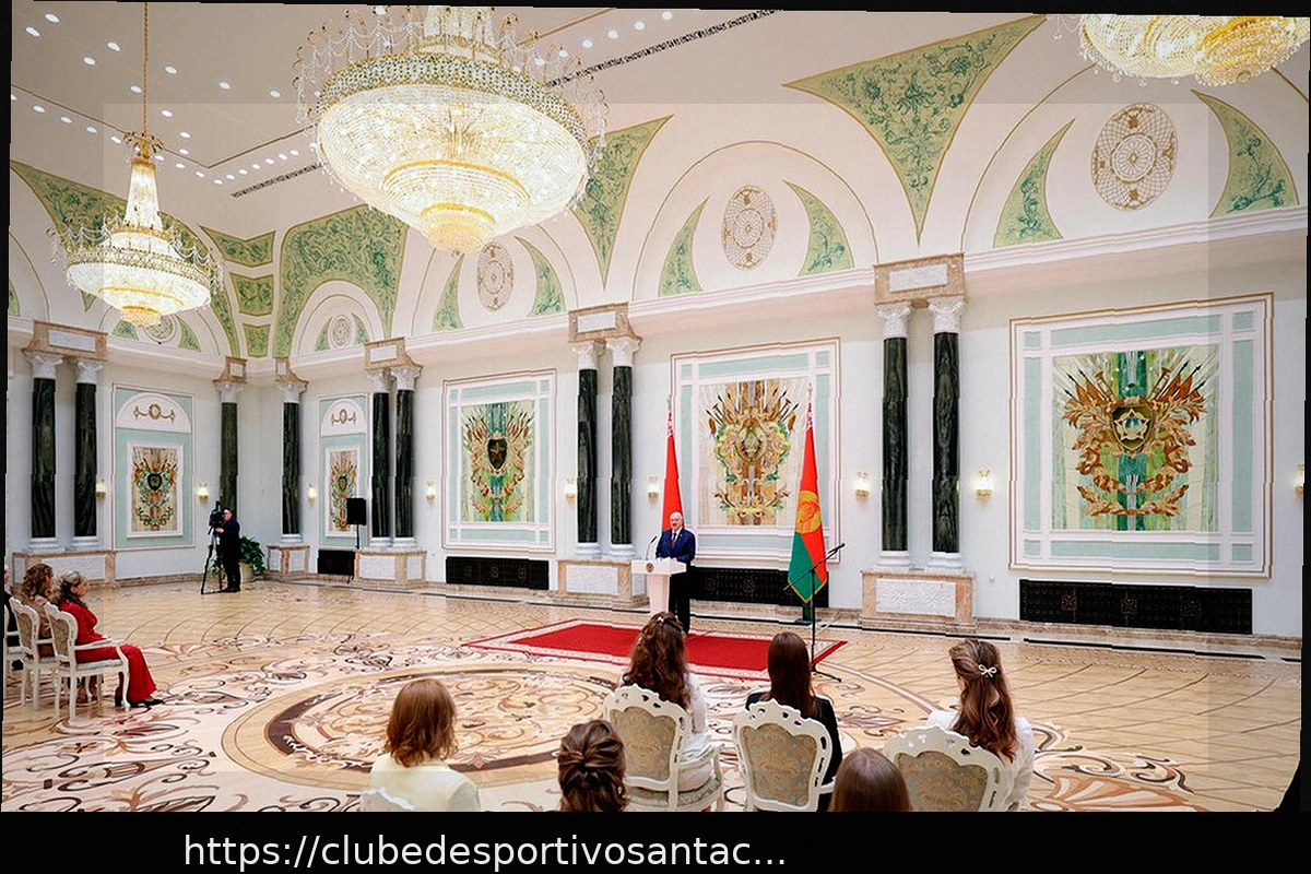 Preview Lukashenka Declara que Defenderá as Mulheres Contra Qualquer Ofensa