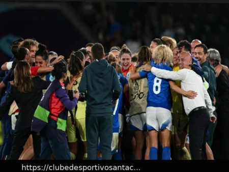 Futebol Feminino: Azzurre em dificuldade para o Mundial. Polêmicas de arbitragem e o início do Viareggio com Fiorentina-Juventus