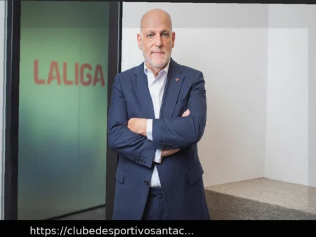 «É preciso começar a fazer uma limpeza na LFP»: o presidente da La Liga, Javier Tebas, oferece sua visão sobre a crise «global» do futebol francês