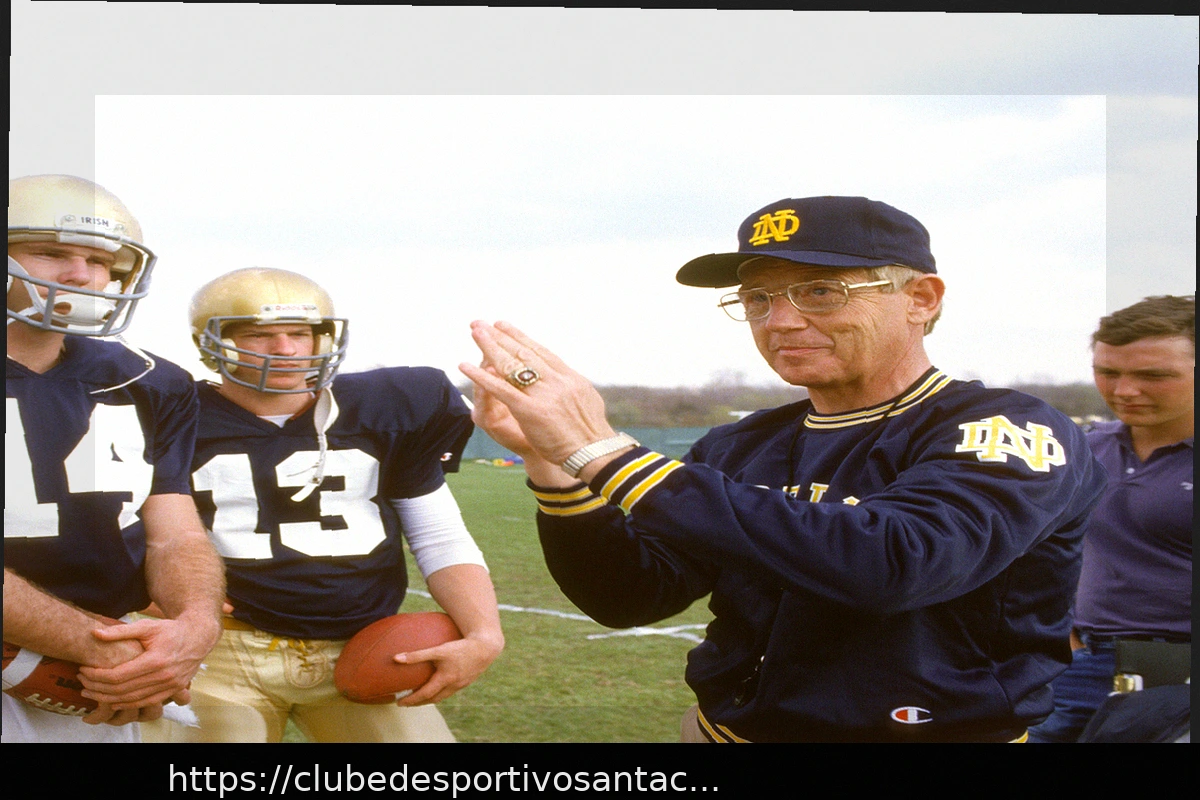 Preview Lou Holtz, Lendário Técnico do Invicta Notre Dame e Campeão, Falece aos 89 Anos