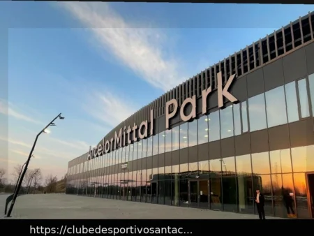 Fiorentina na Polônia: Chegada e Inspeção do Estádio de Sosnowiec