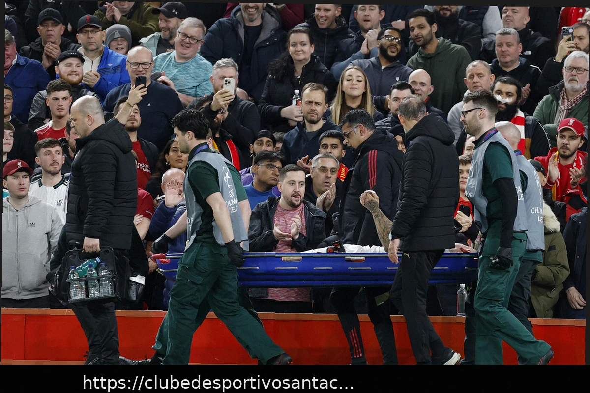 Preview Liga dos Campeões: Noa Lang Fere Gravemente o Dedo Após Colisão com Painel Publicitário Contra o Liverpool