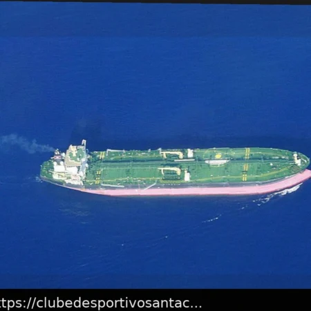 Explosão de Navio-Tanque na Costa do Kuwait: Há Vazamento de Petróleo