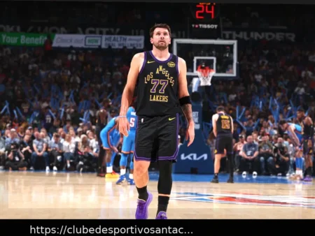 NBA: Doncic fará ressonância magnética após lesão no tendão da coxa forçar saída durante derrota pesada
