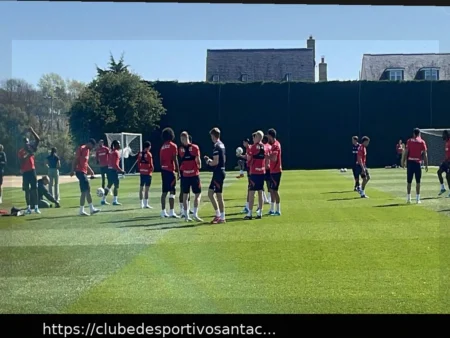 Crystal Palace Inicia Treino Final em Londres: Jogadores Aquecem Antes do Confronto Contra a Fiorentina