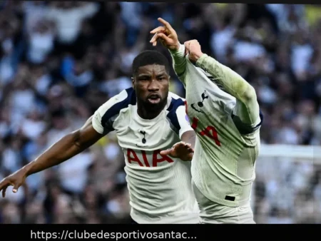 Тоттенхэм осуждает «мерзкие» расистские оскорбления в адрес Дансо