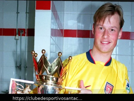 Ex-goleiro do Arsenal morre em acidente de trânsito