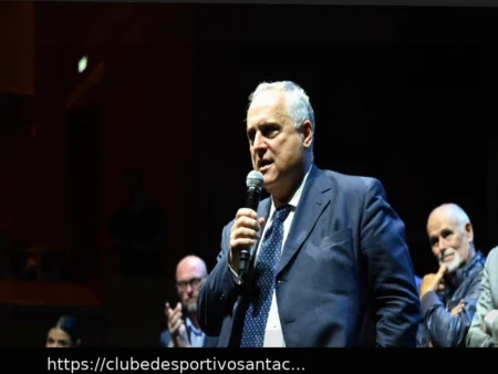 Lotito: “Sarri? Ele tem contrato com a Lazio, pergunte a ele. Eu trabalho 21 horas por dia”