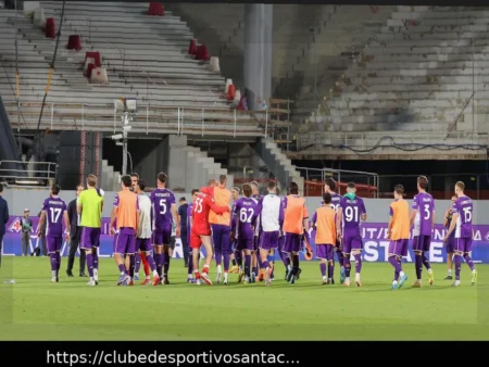 Um Adeus Molhado por Apitos para a Equipe, Salvando Clube e Propriedade